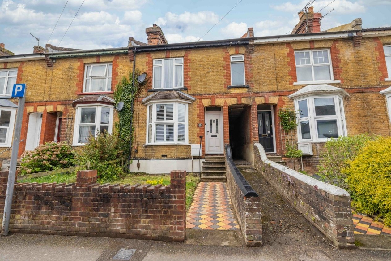 Properties Under Offer in Beaver Road Ashford