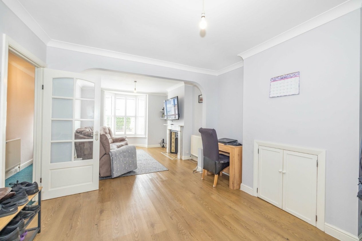 Properties Under Offer in Beaver Road Ashford
