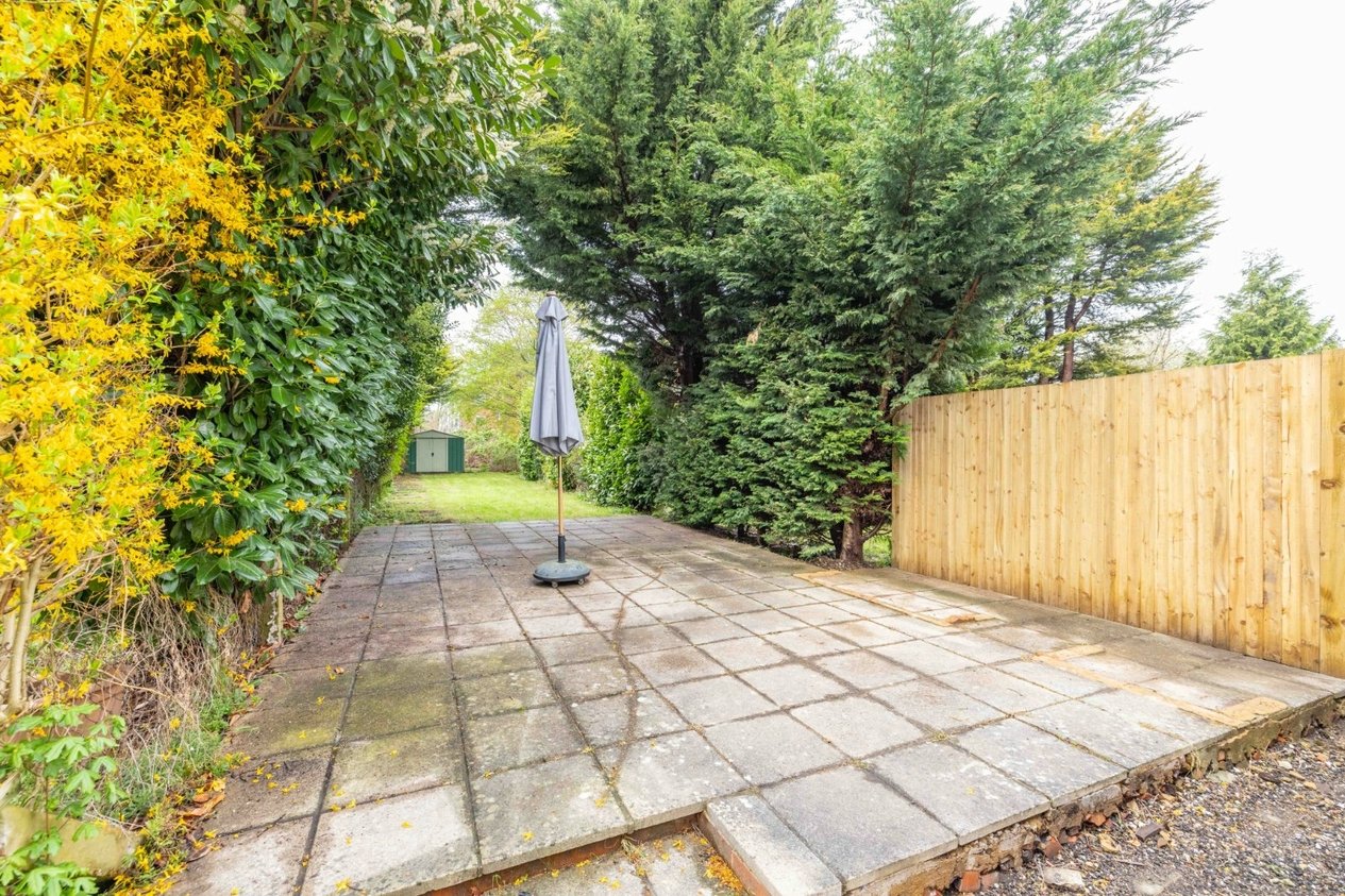 Properties Under Offer in Beaver Road Ashford