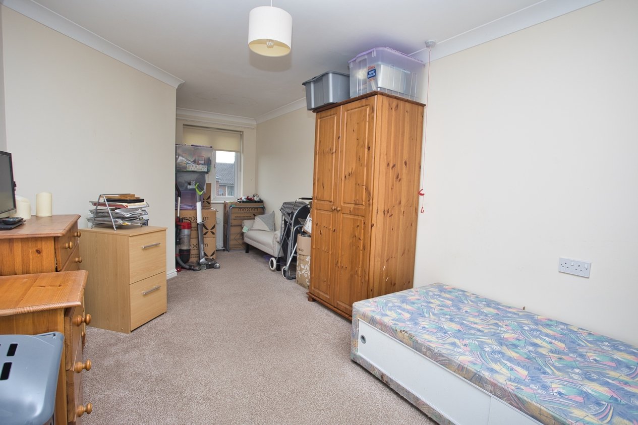 Properties Under Offer in Beechwood Avenue Deal