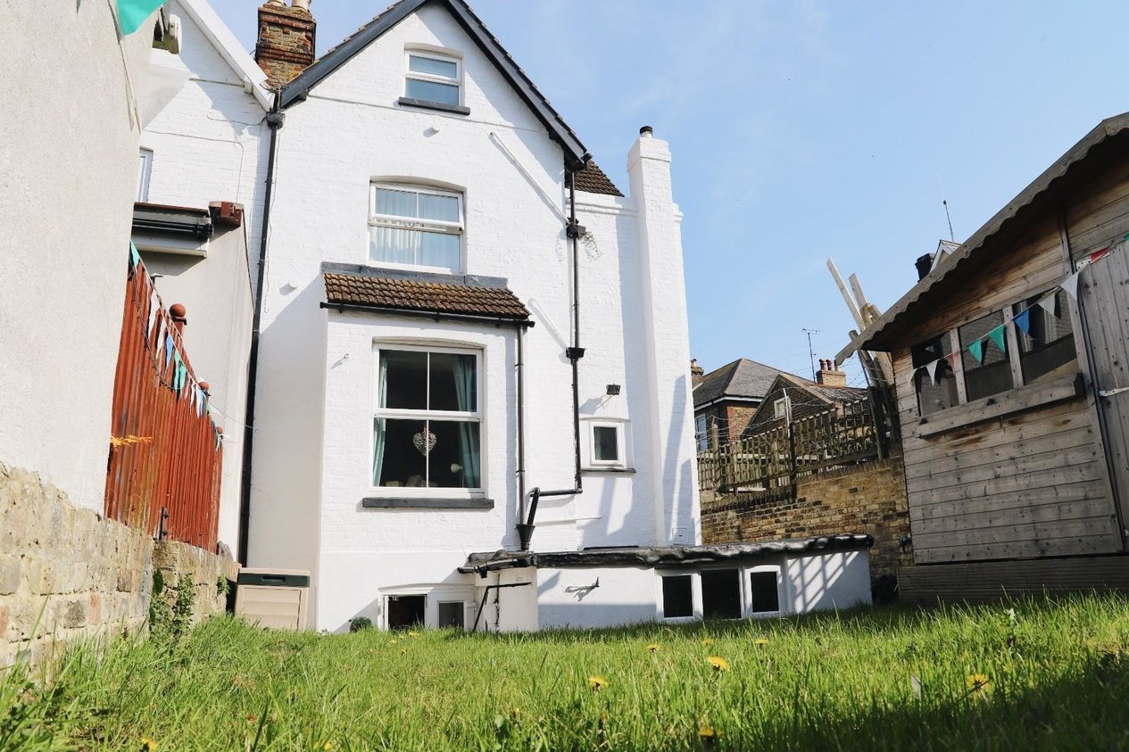 Properties Sold Subject To Contract in Belmont Road 