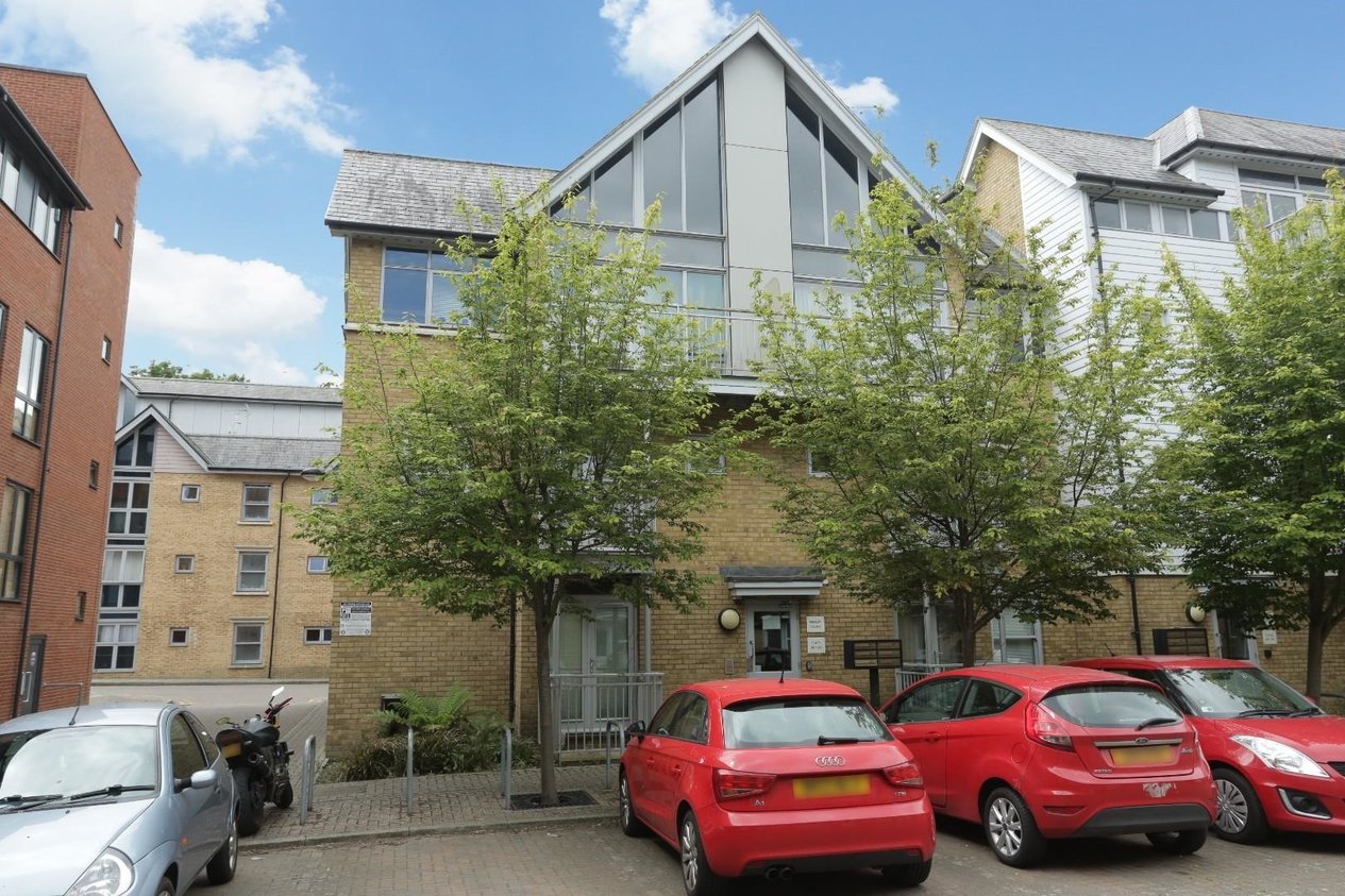 Properties Sold Subject To Contract in Bingley Court 