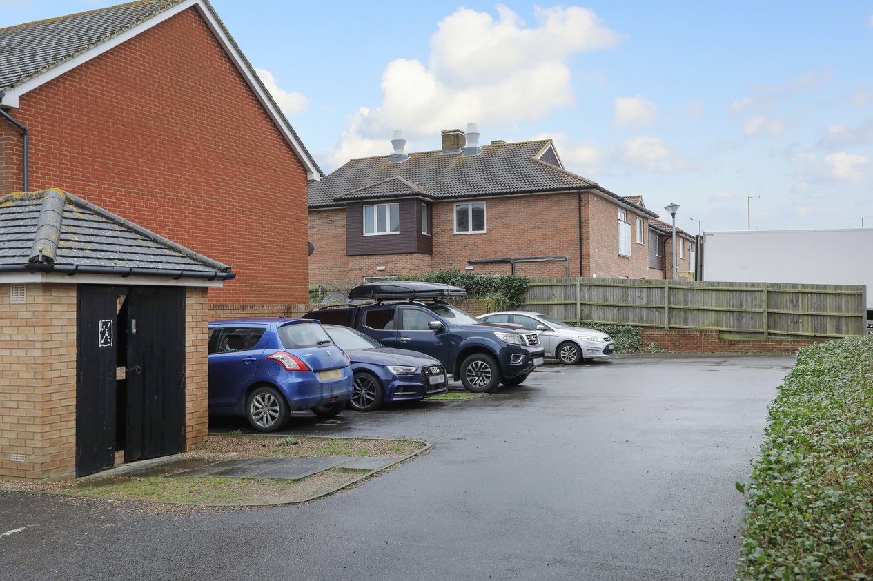 Properties For Sale in Blackthorn Road Hersden