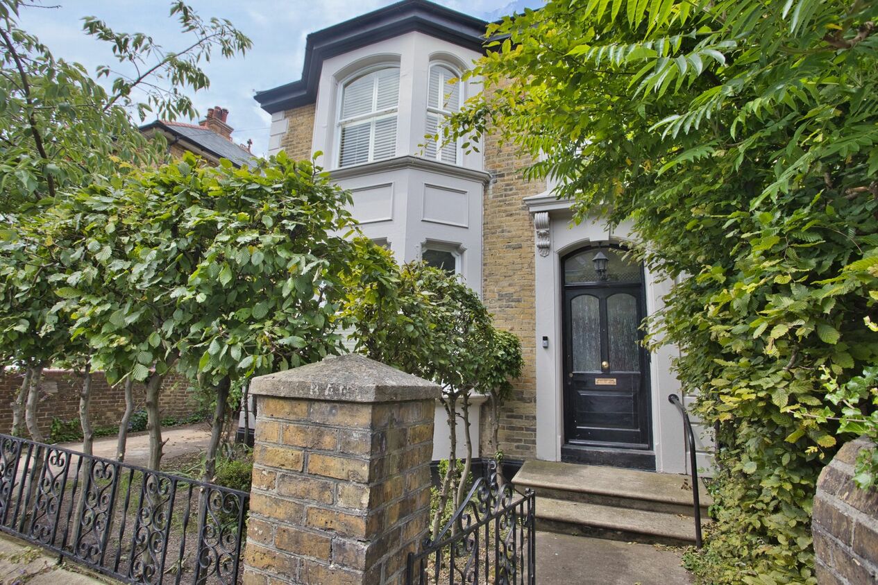 Properties For Sale in Blenheim Road  Deal