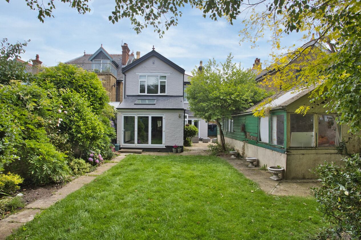 Properties For Sale in Blenheim Road  Deal