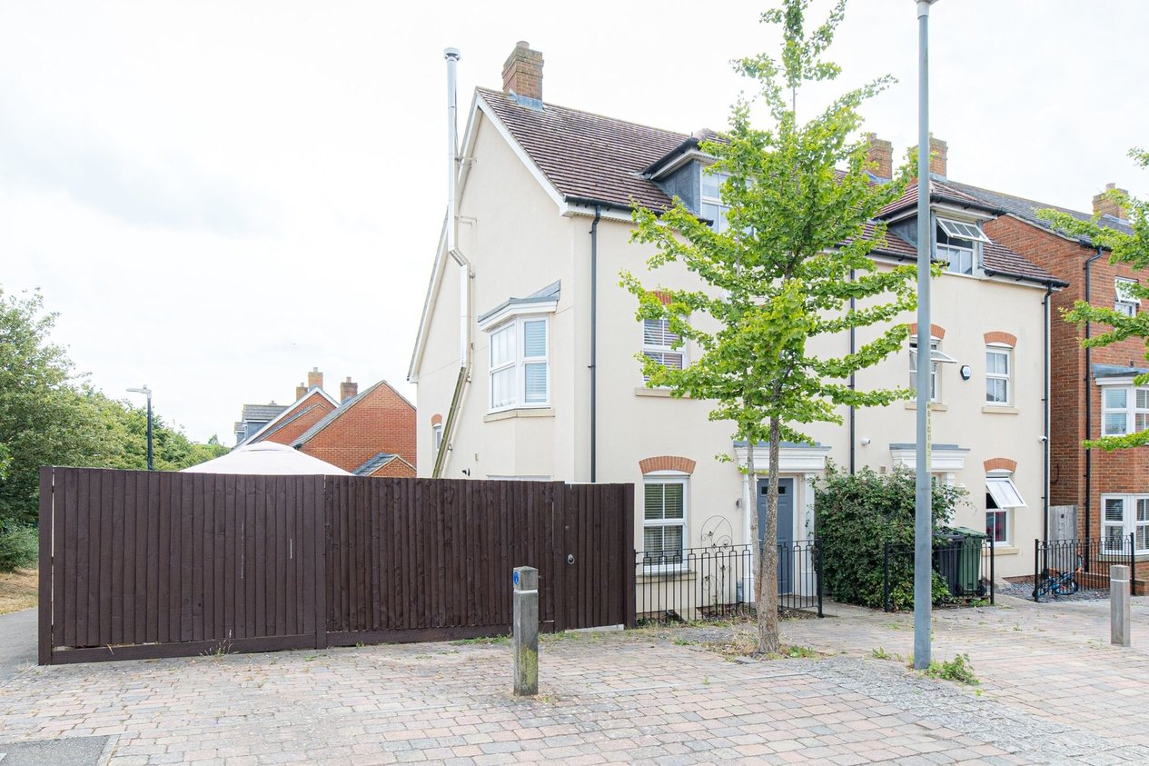 Properties Sold Subject To Contract in Bluebell Road  Kingsnorth