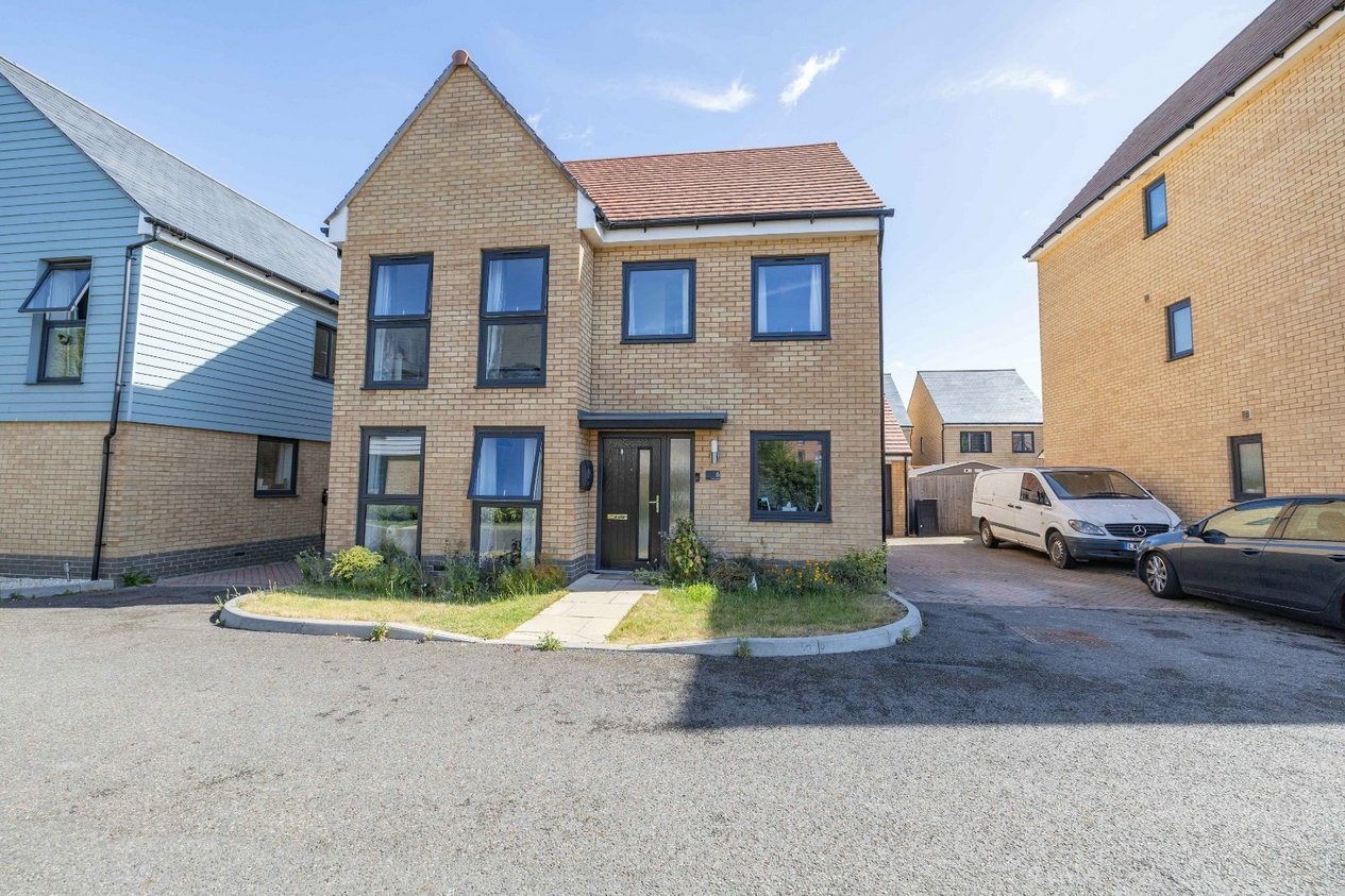 Properties For Sale in Bond Close Faversham