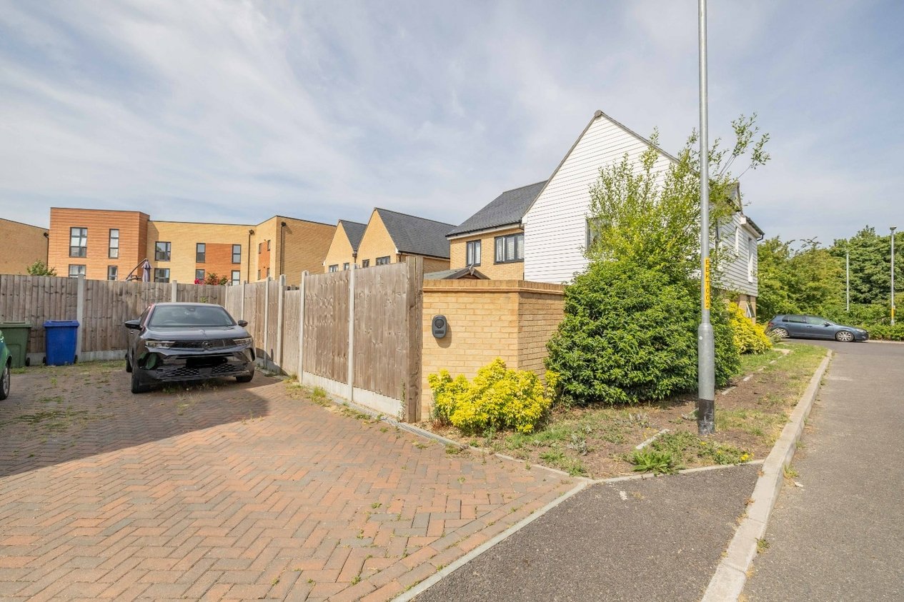Properties For Sale in Bond Close Faversham
