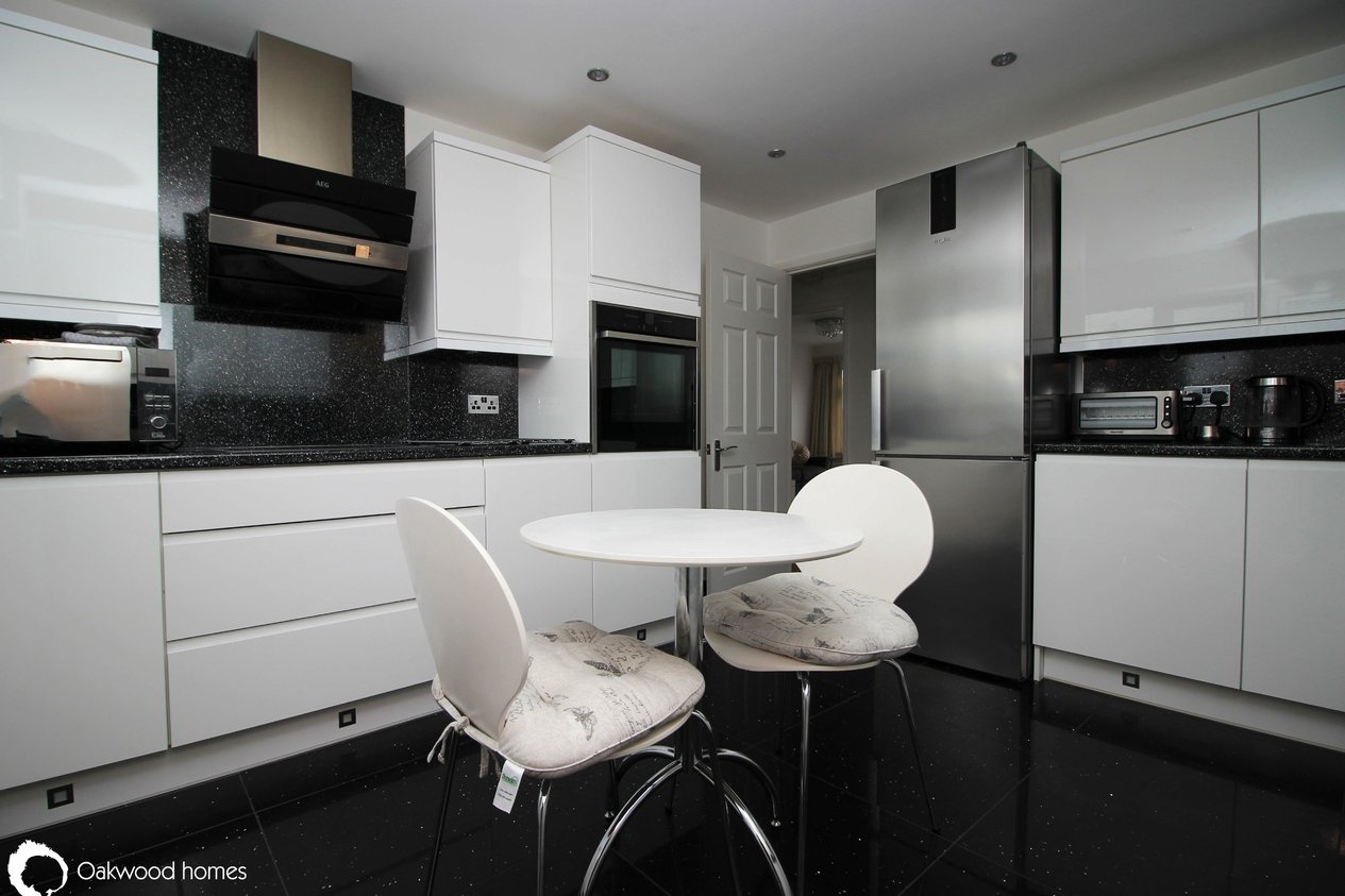 Properties Under Offer in Borrowdale Avenue 