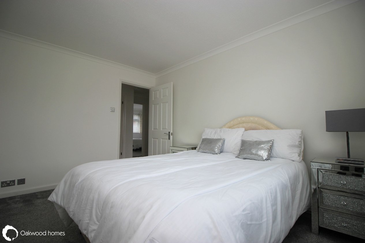 Properties Under Offer in Borrowdale Avenue 