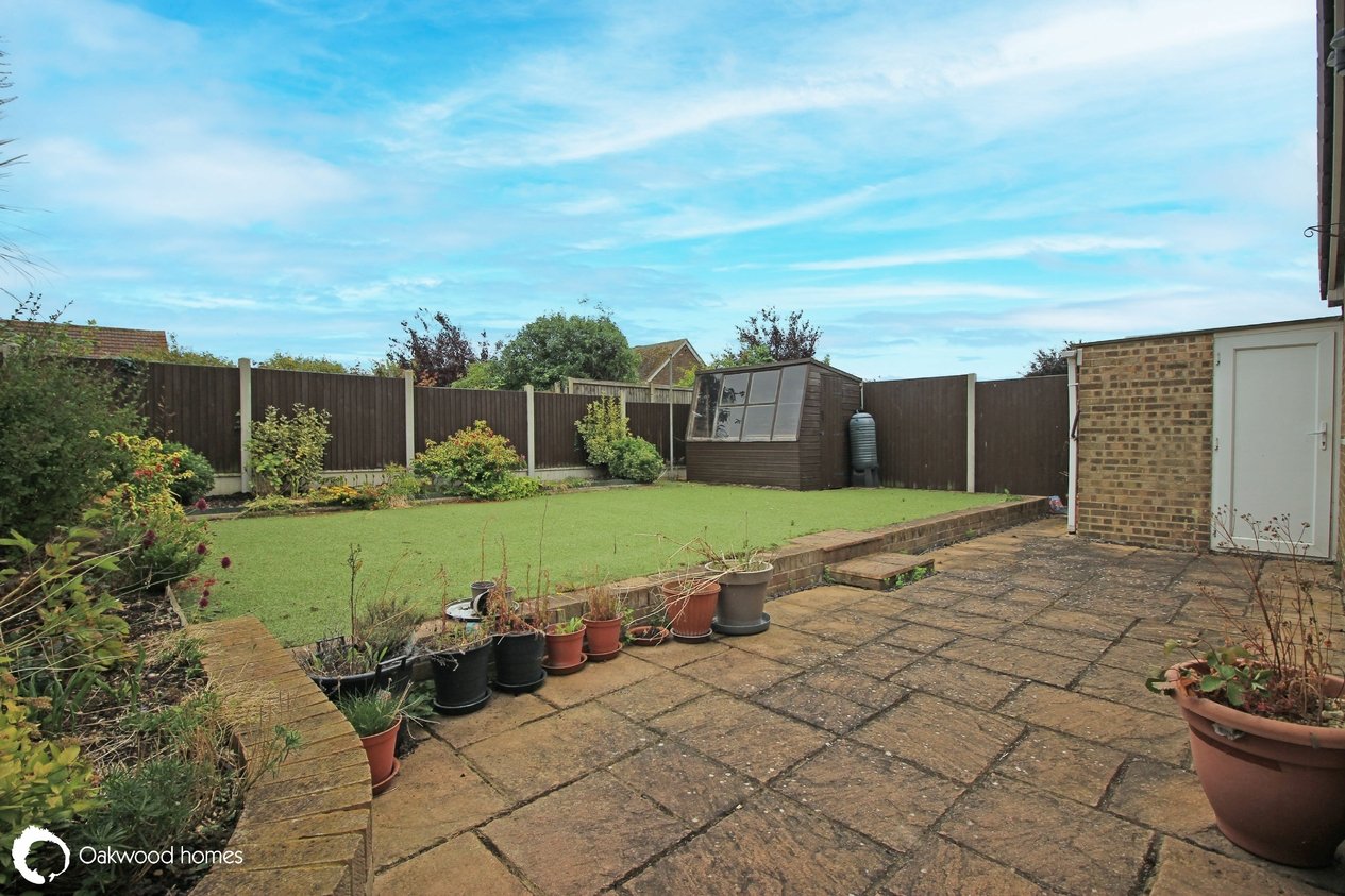 Properties Under Offer in Borrowdale Avenue 