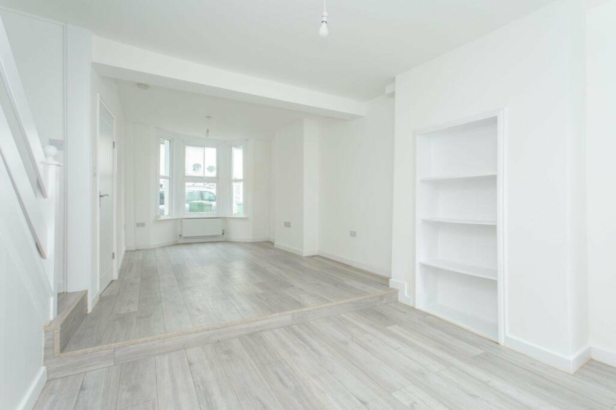 Properties For Sale in Bradstone New Road Folkestone