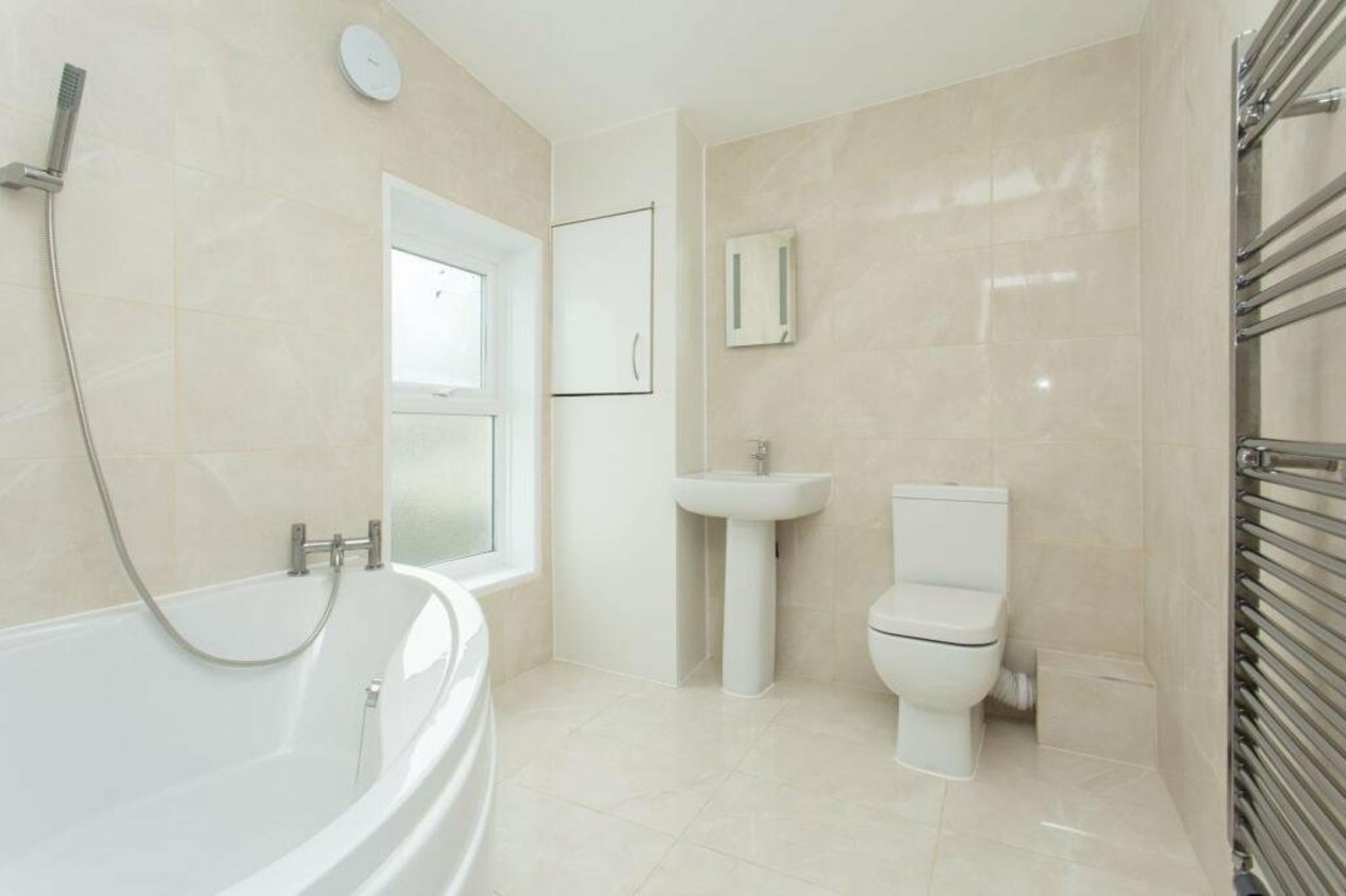 Properties For Sale in Bradstone New Road Folkestone