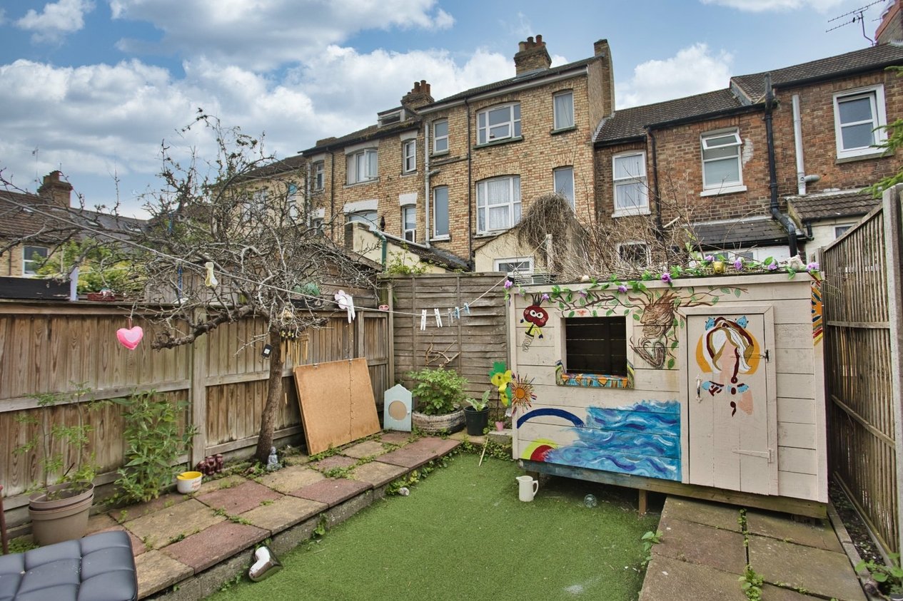 Properties For Sale in Bradstone New Road Folkestone