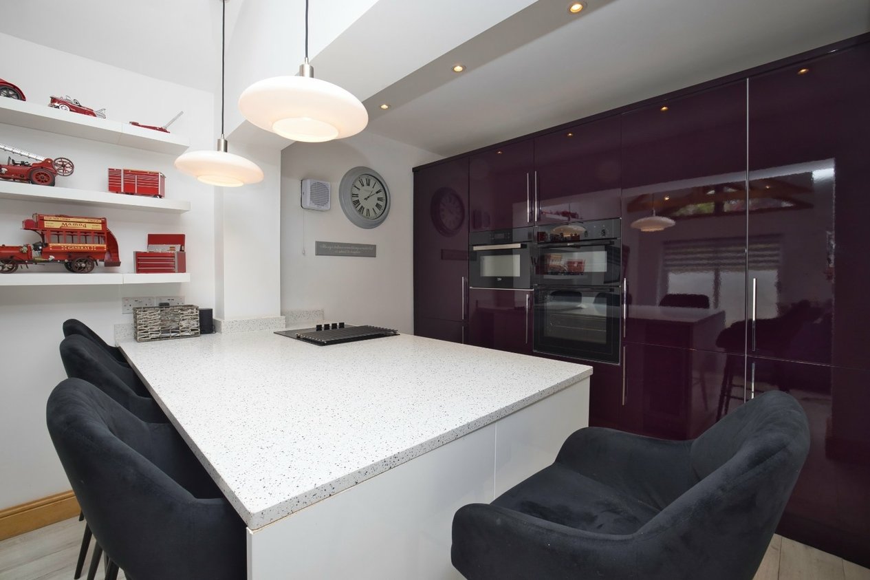 Properties For Sale in Bradstow Way Broadstairs