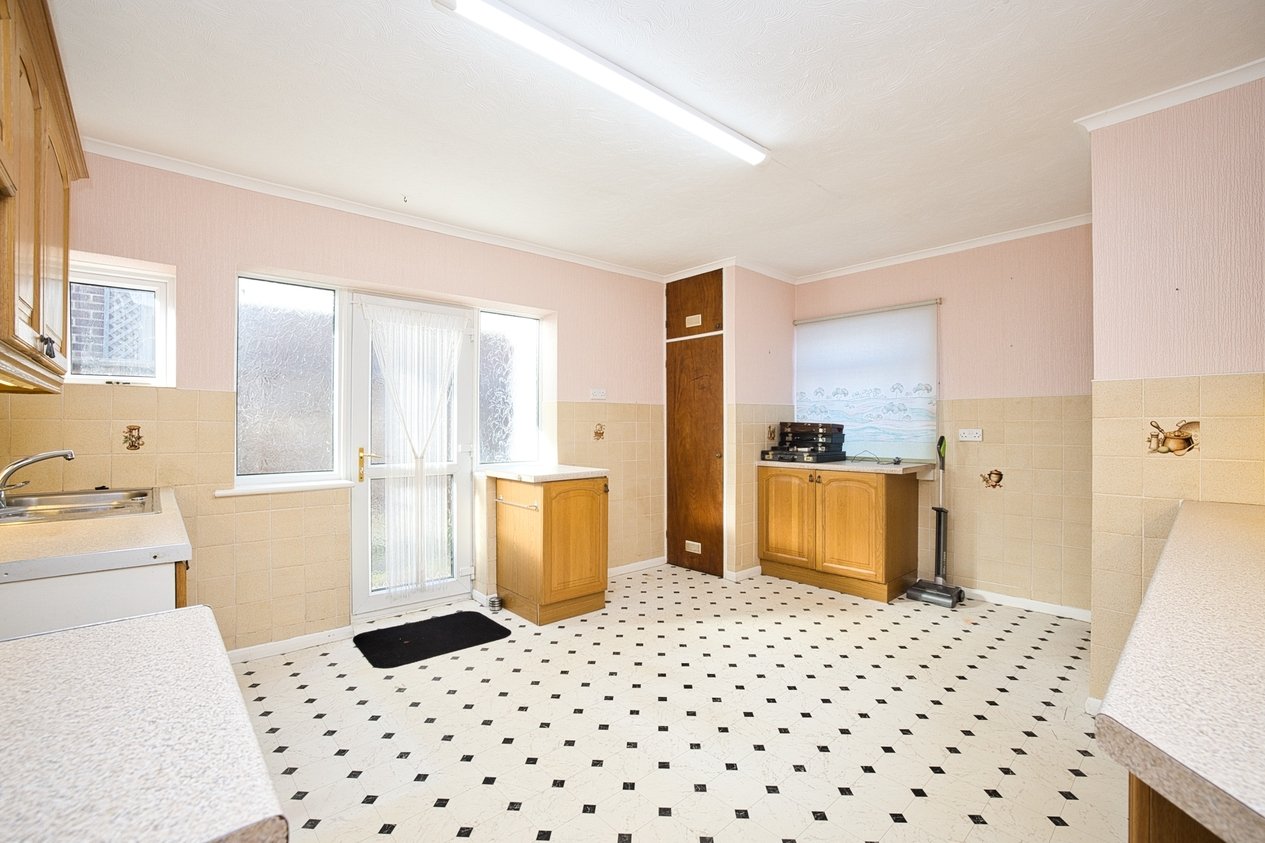 Properties For Sale in Bradstow Way Broadstairs