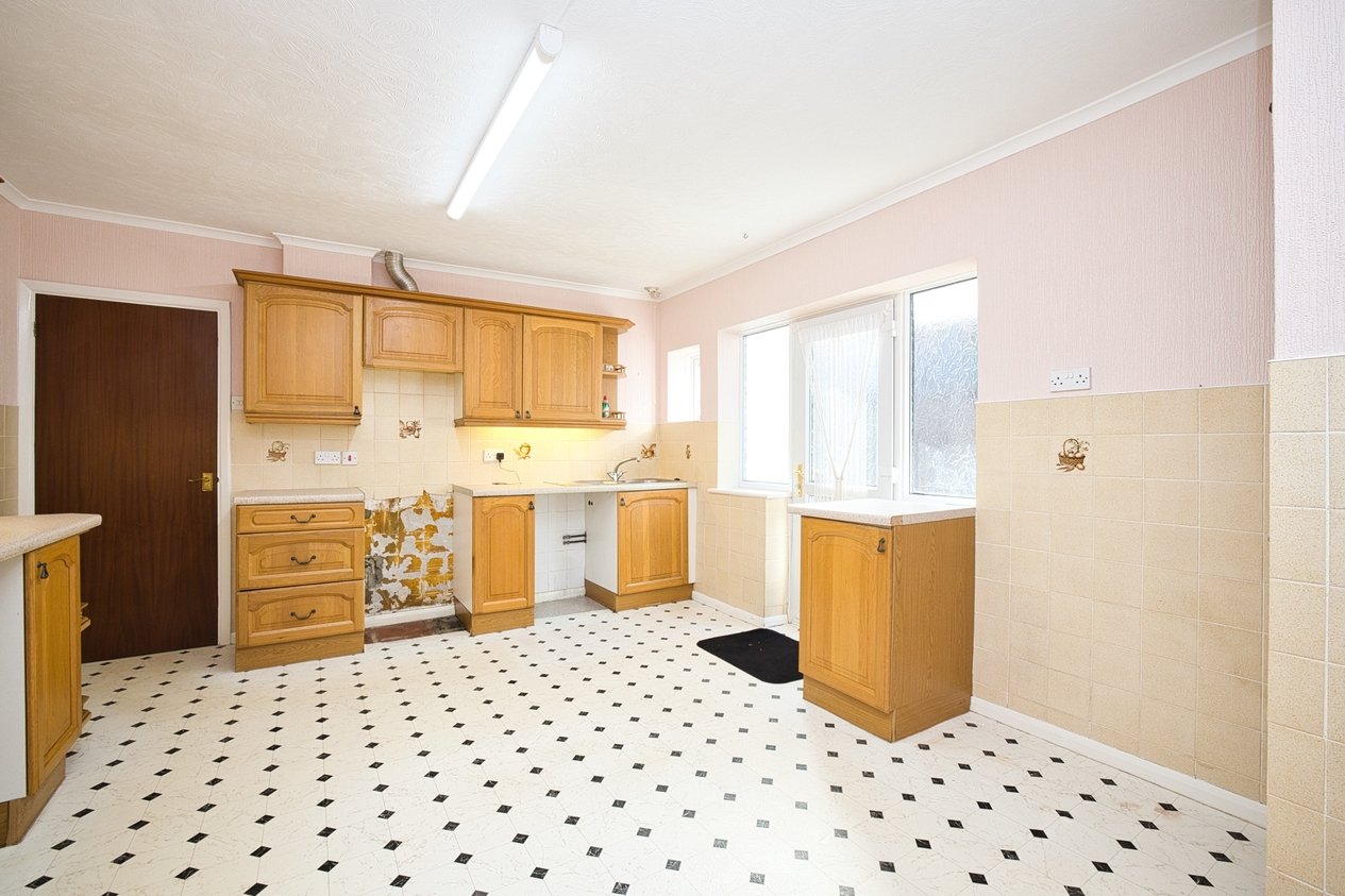 Properties For Sale in Bradstow Way Broadstairs