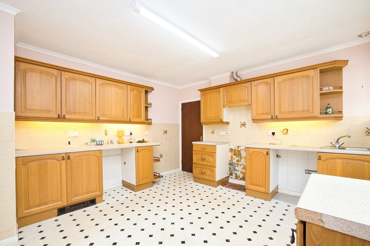 Properties For Sale in Bradstow Way Broadstairs