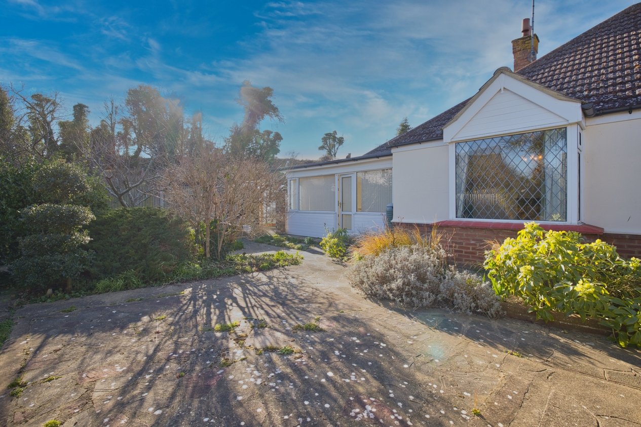 Properties For Sale in Bradstow Way Broadstairs