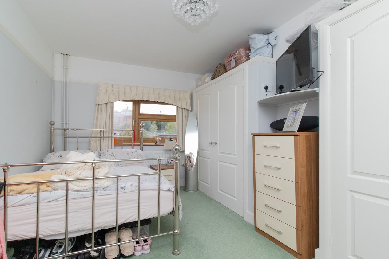 Properties For Sale in Bradstow Way Broadstairs