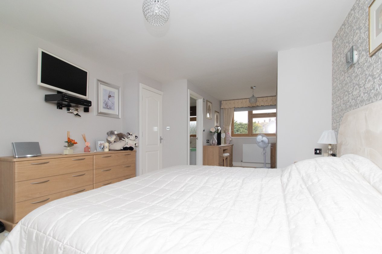 Properties For Sale in Bradstow Way Broadstairs