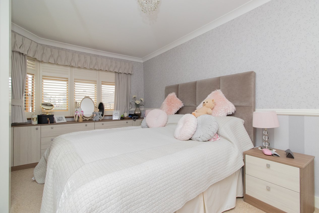 Properties For Sale in Bradstow Way Broadstairs