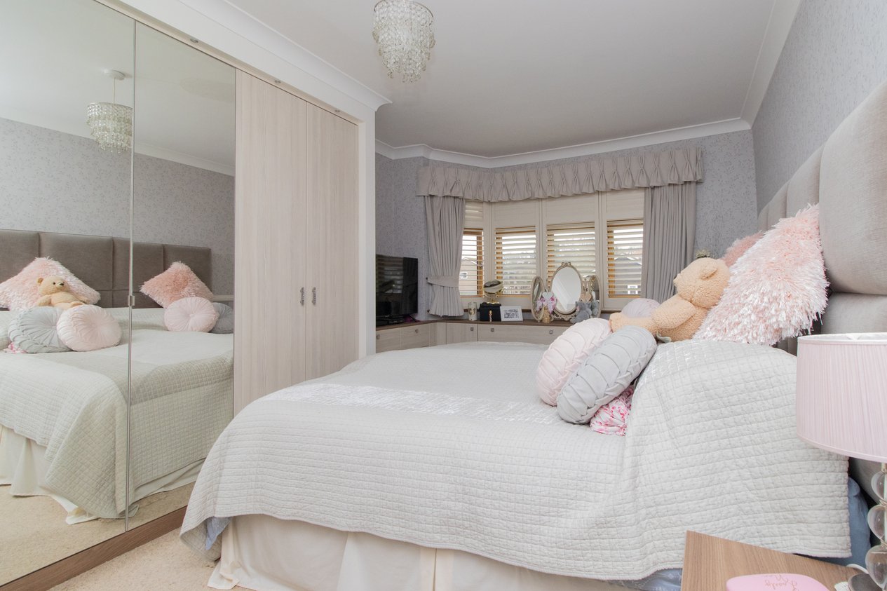 Properties For Sale in Bradstow Way Broadstairs