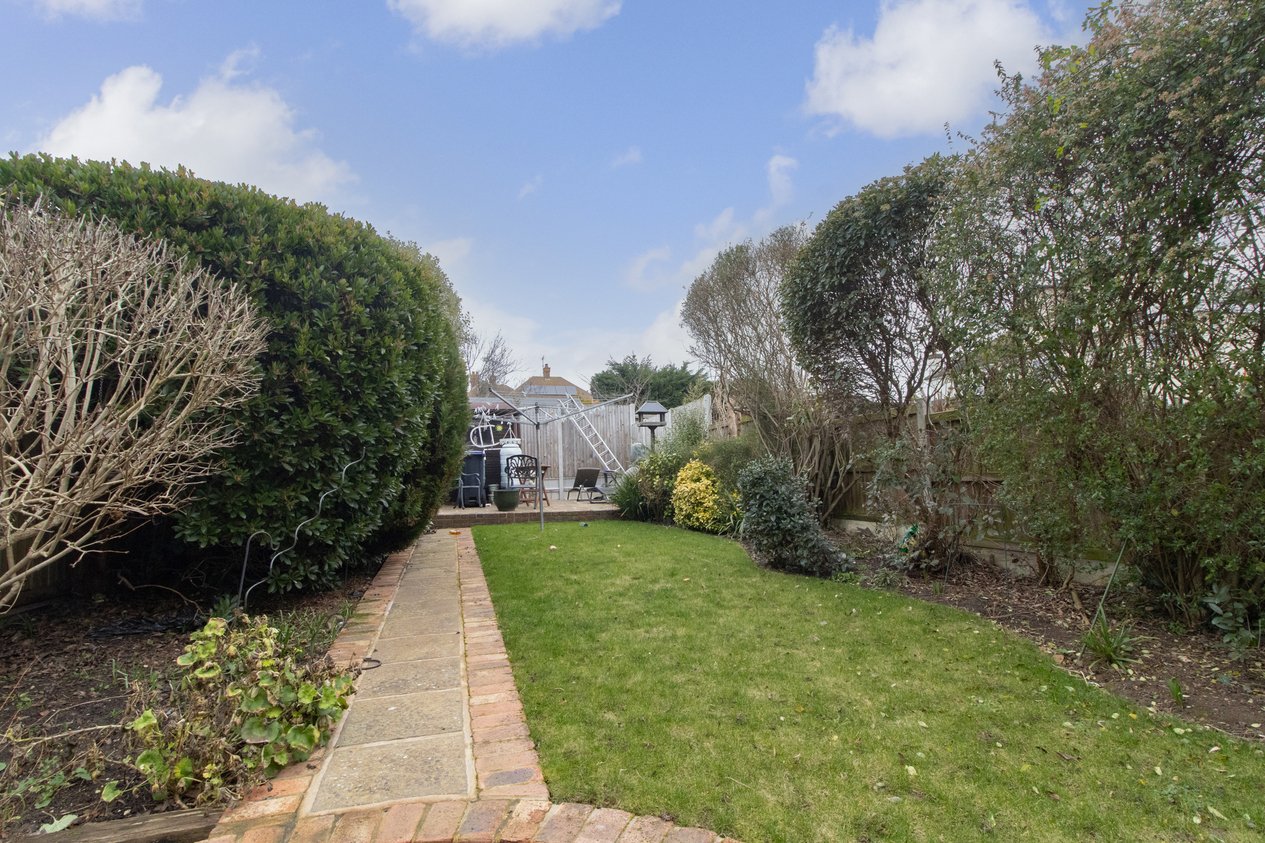 Properties For Sale in Bradstow Way Broadstairs