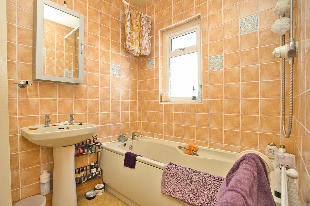 Properties For Sale in Brady Road  Lyminge