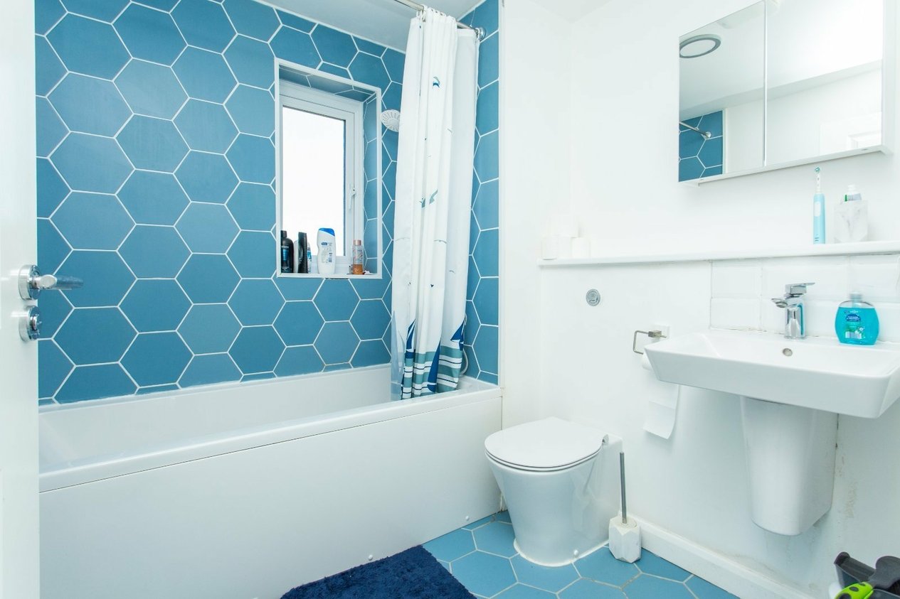 Properties For Sale in Breeze Meadow Faversham