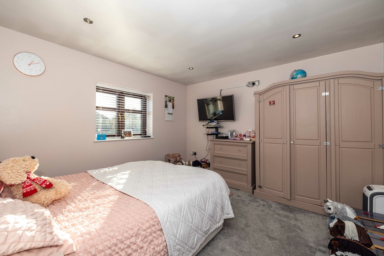 Properties For Sale in Briar Close Canterbury