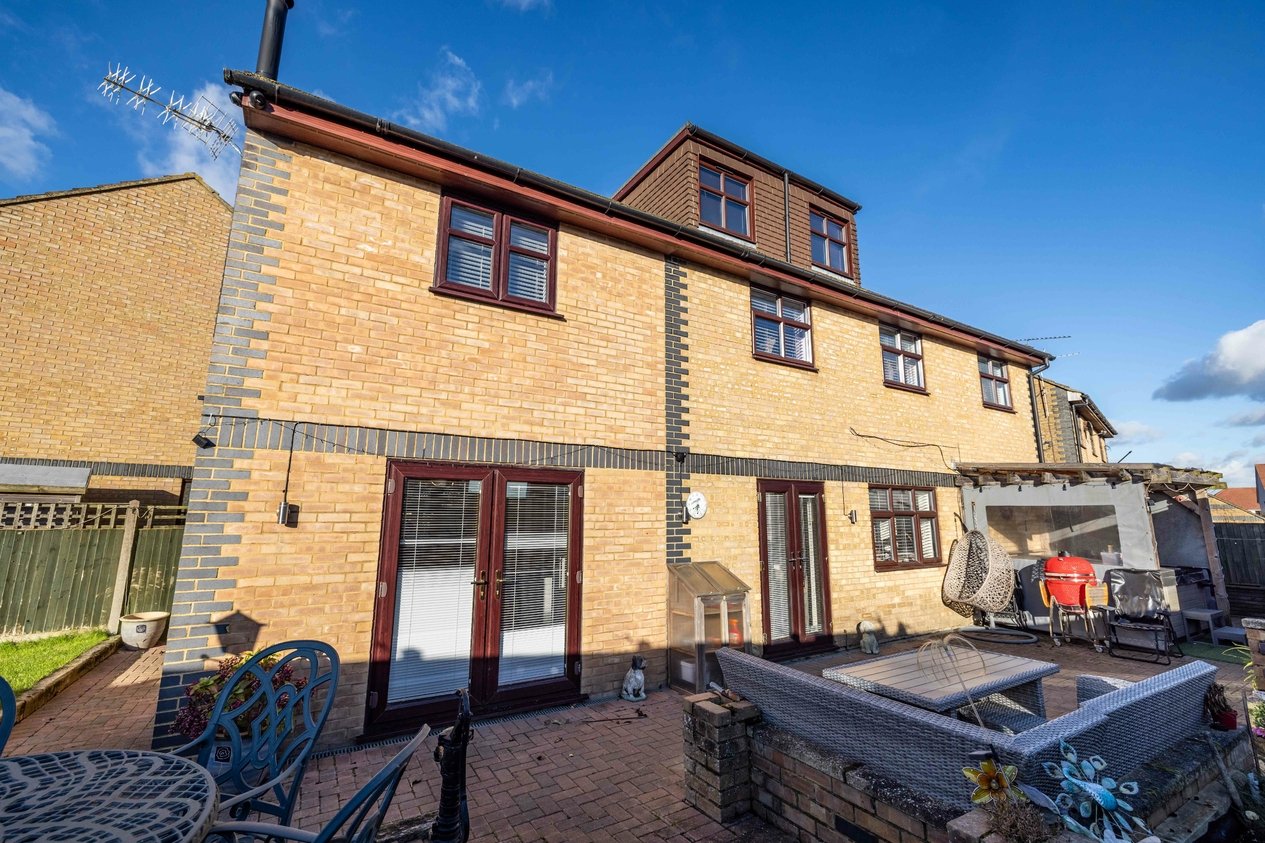 Properties For Sale in Briar Close Canterbury