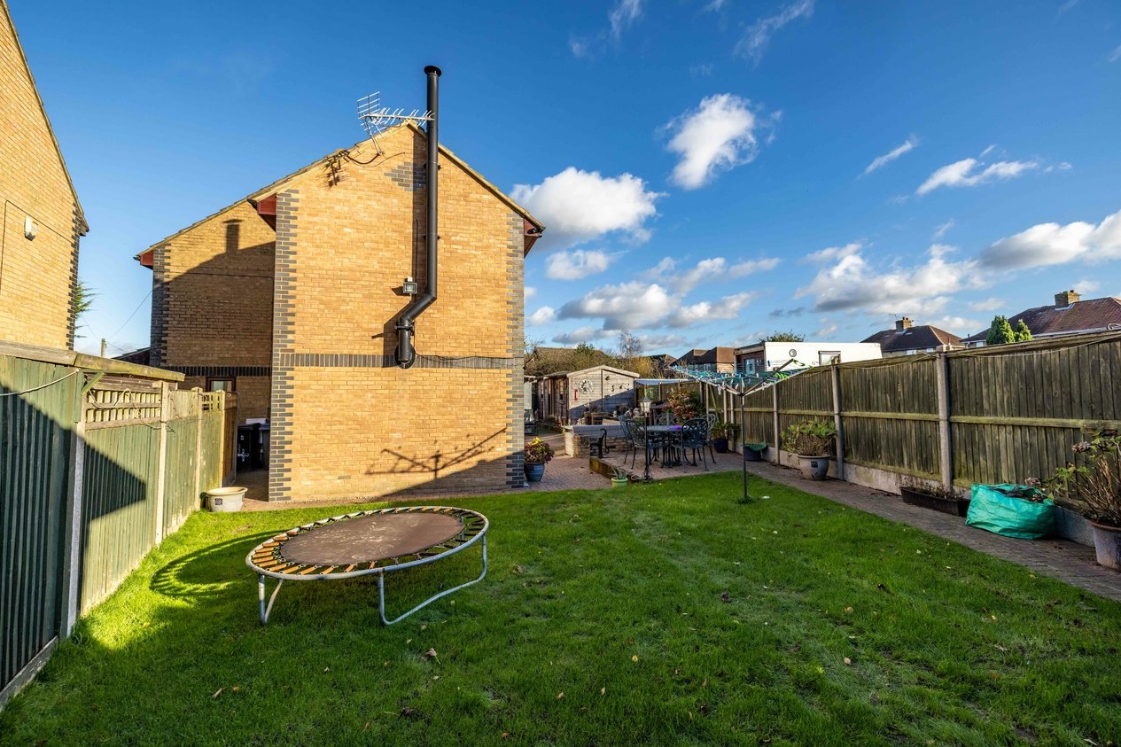 Properties For Sale in Briar Close Canterbury