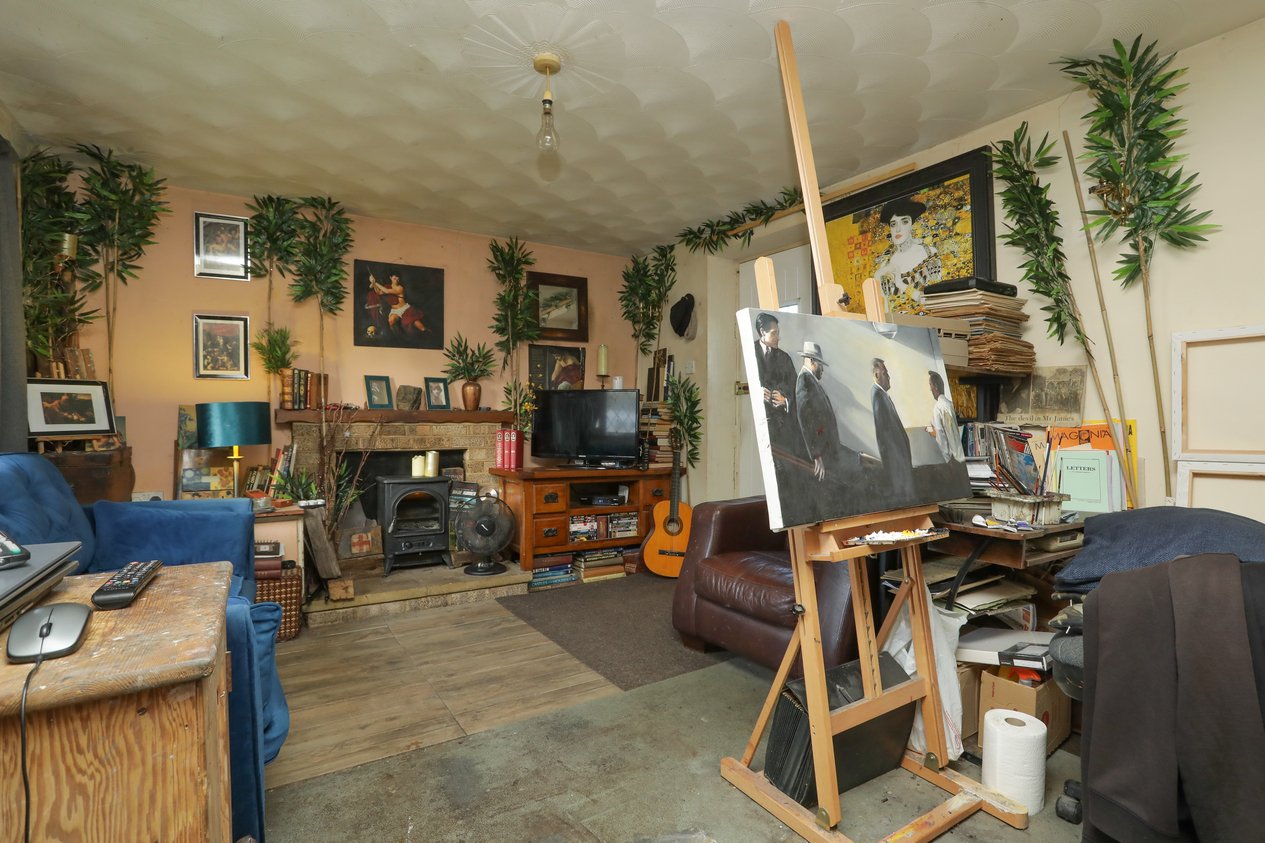 Properties Under Offer in Bridge Road Margate