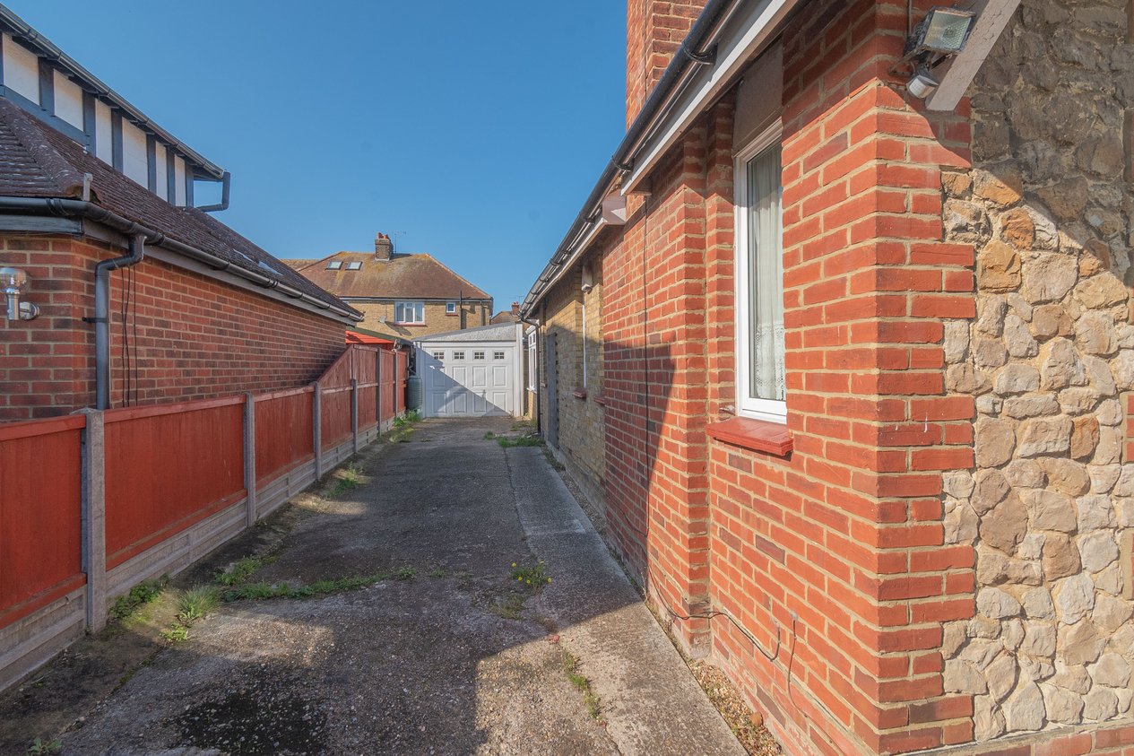 Properties Under Offer in Bridge Road Margate