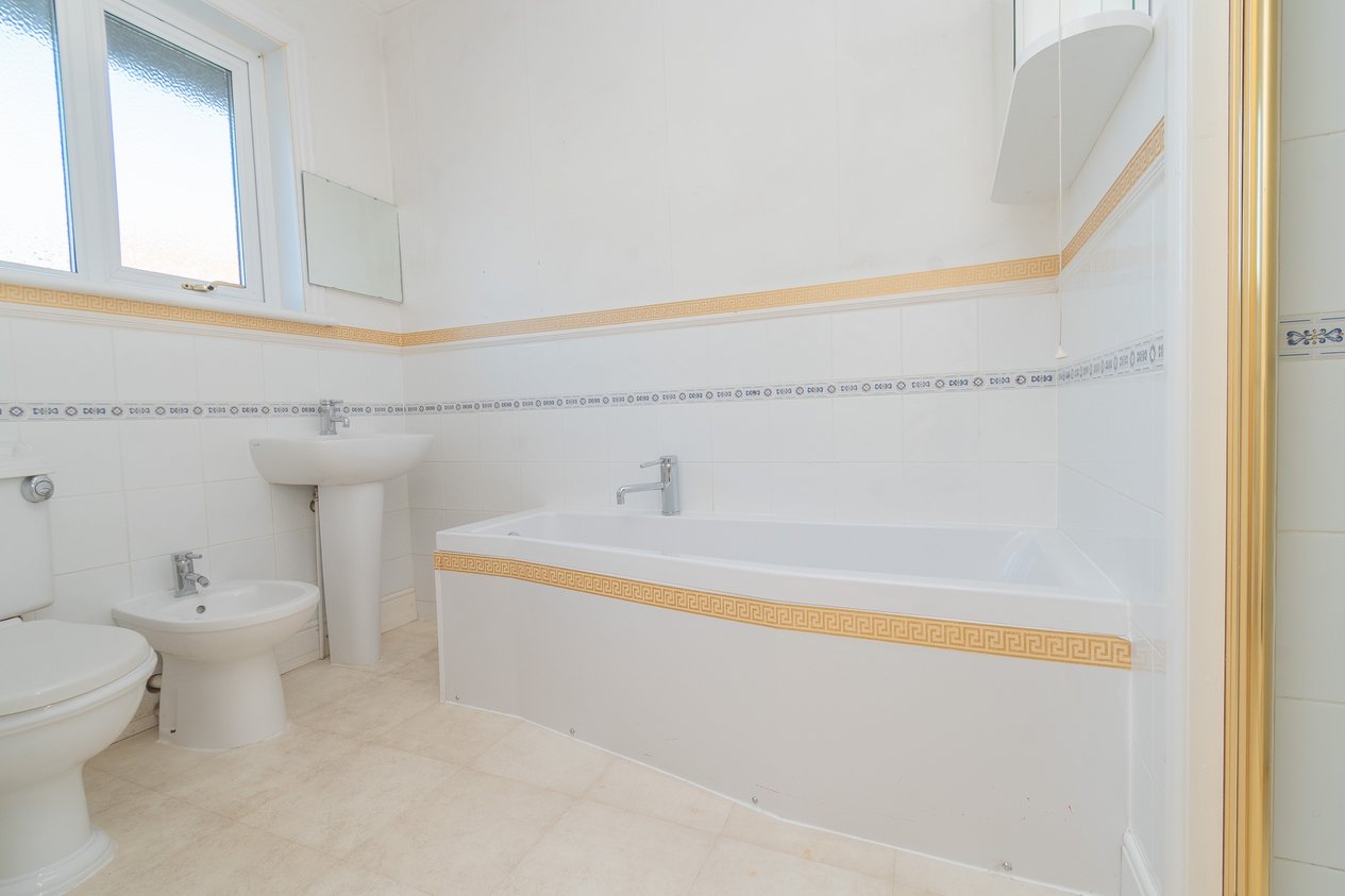 Properties Under Offer in Bridge Road Margate