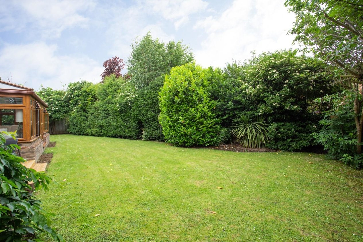 Properties For Sale in Bridleway Gardens 