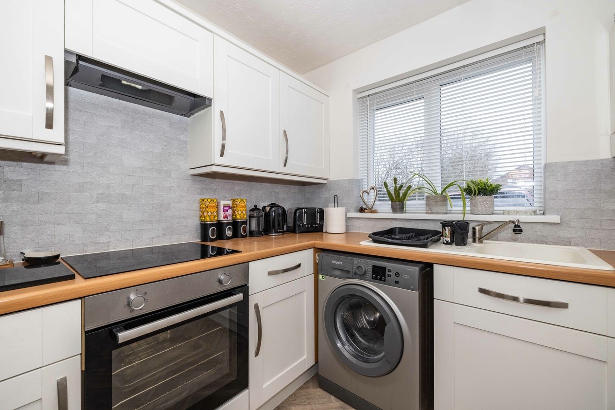 Properties Under Offer in Bridleway Lane Ashford