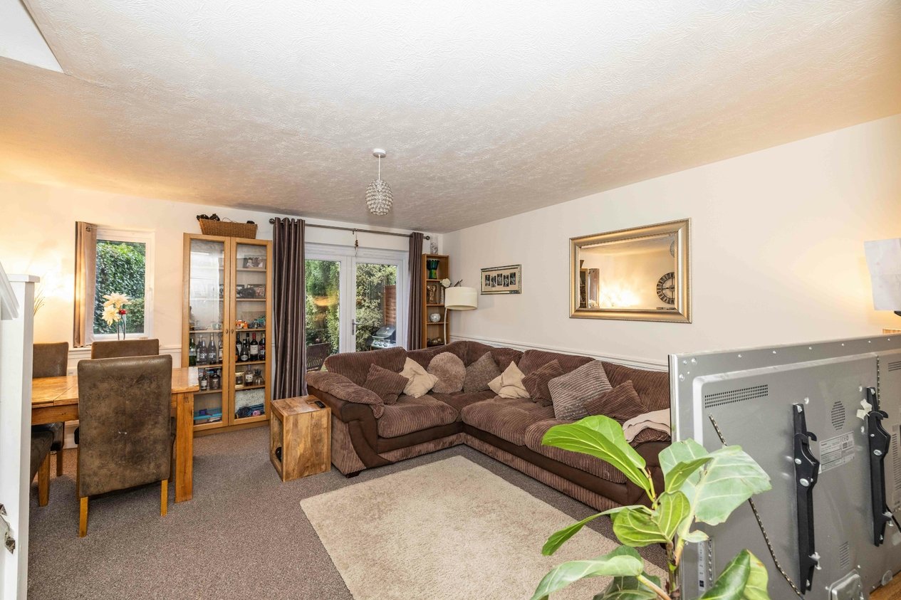 Properties Under Offer in Bridleway Lane Ashford