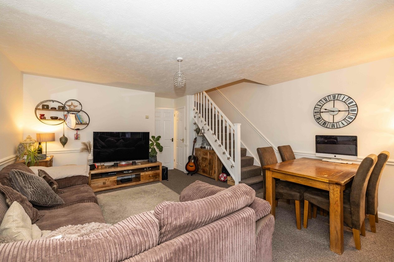 Properties Under Offer in Bridleway Lane Ashford