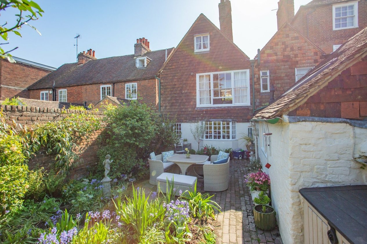 Properties For Sale in Broad Street Canterbury