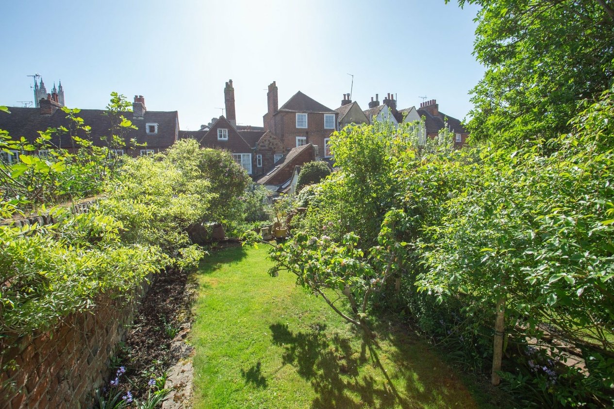 Properties For Sale in Broad Street Canterbury