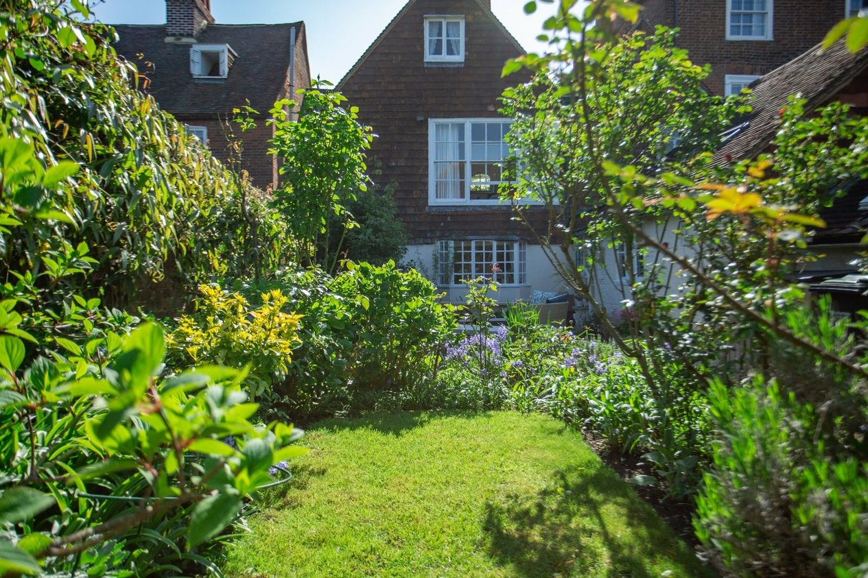 Properties For Sale in Broad Street Canterbury