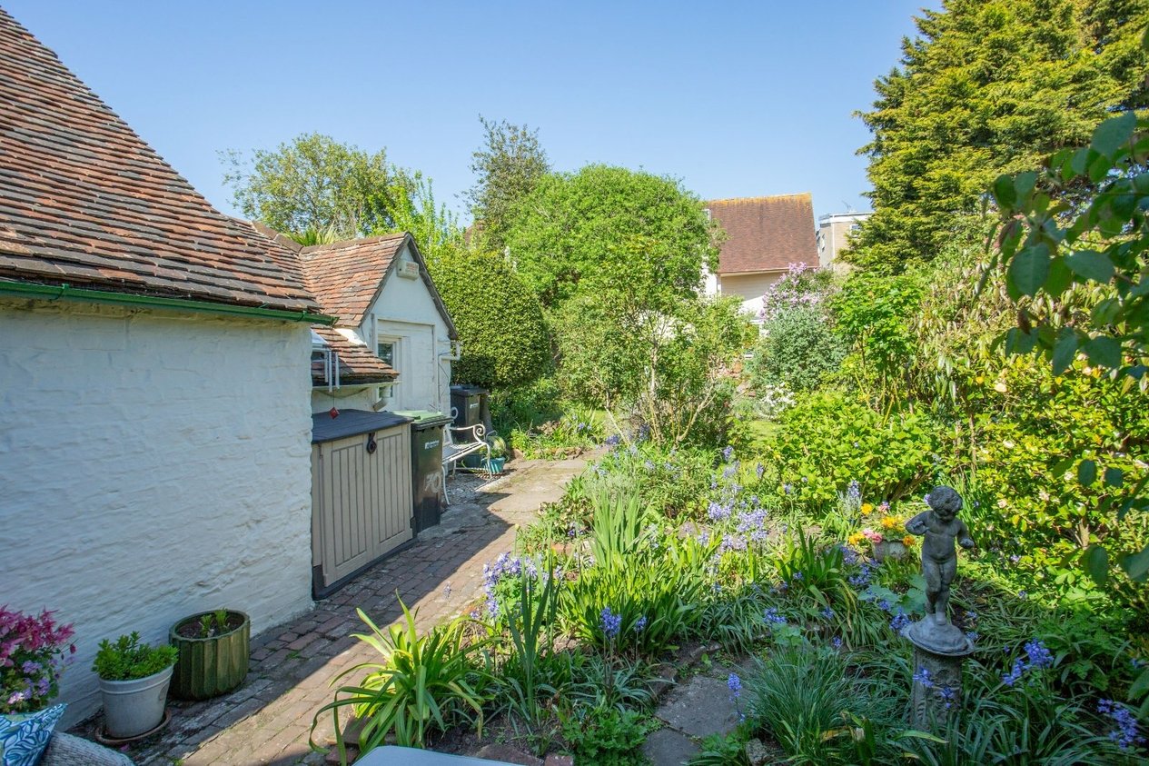 Properties For Sale in Broad Street Canterbury