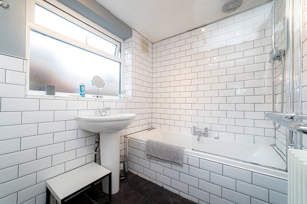 Properties Under Offer in Broad Street Canterbury