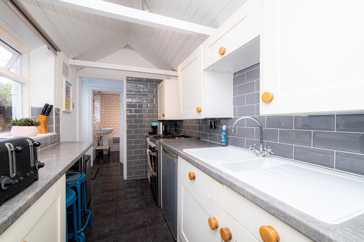 Properties Under Offer in Broad Street Canterbury