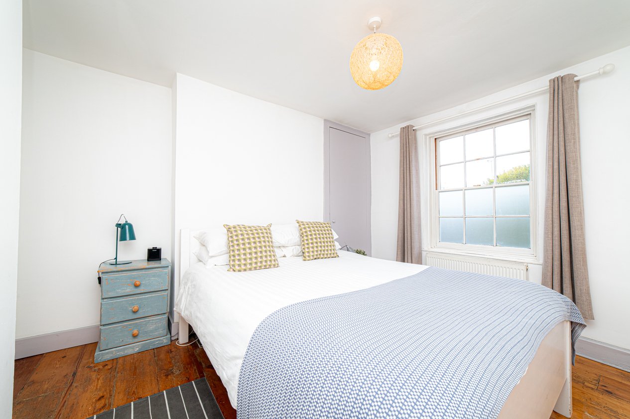 Properties Under Offer in Broad Street Canterbury