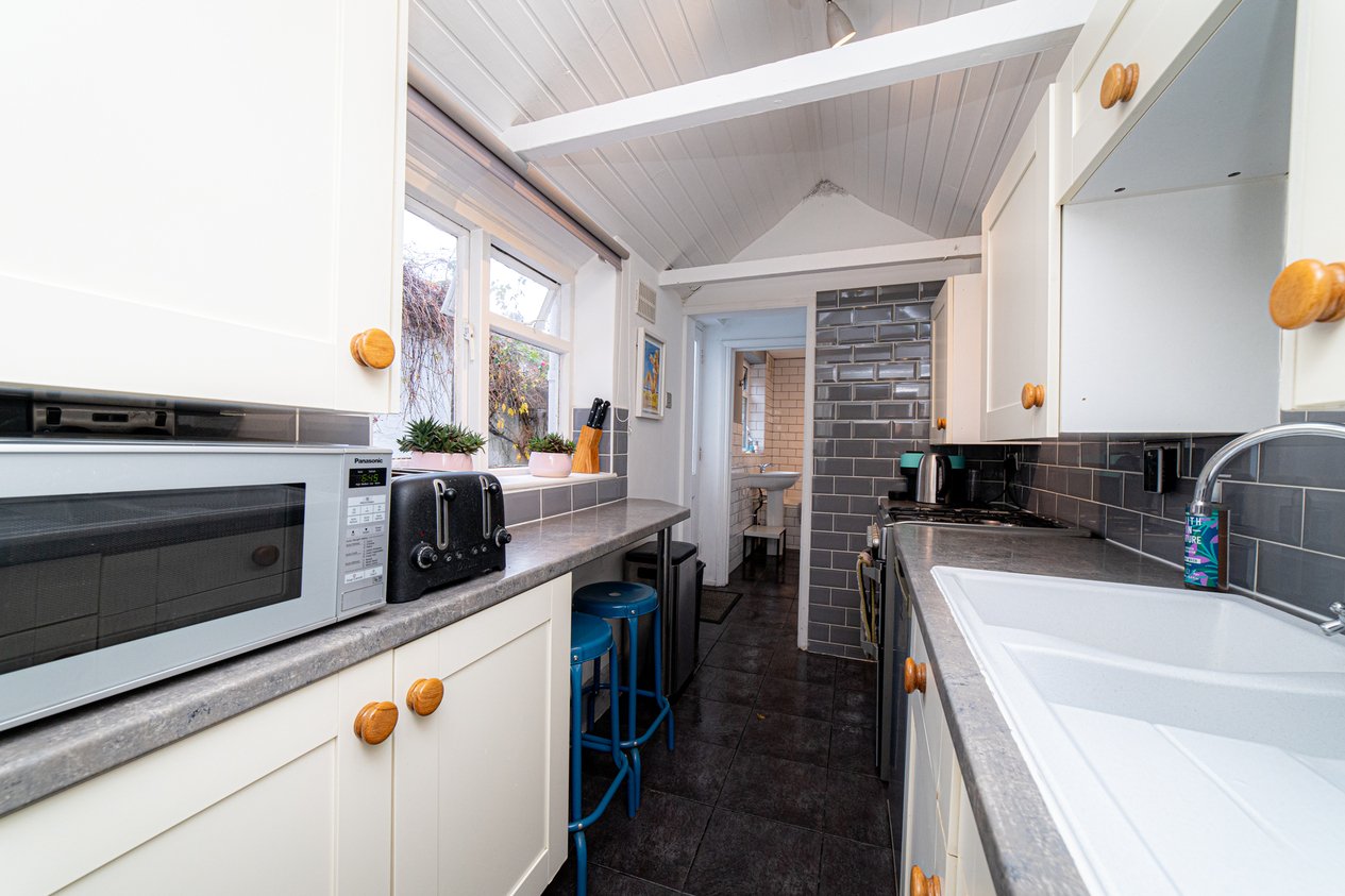 Properties Under Offer in Broad Street Canterbury