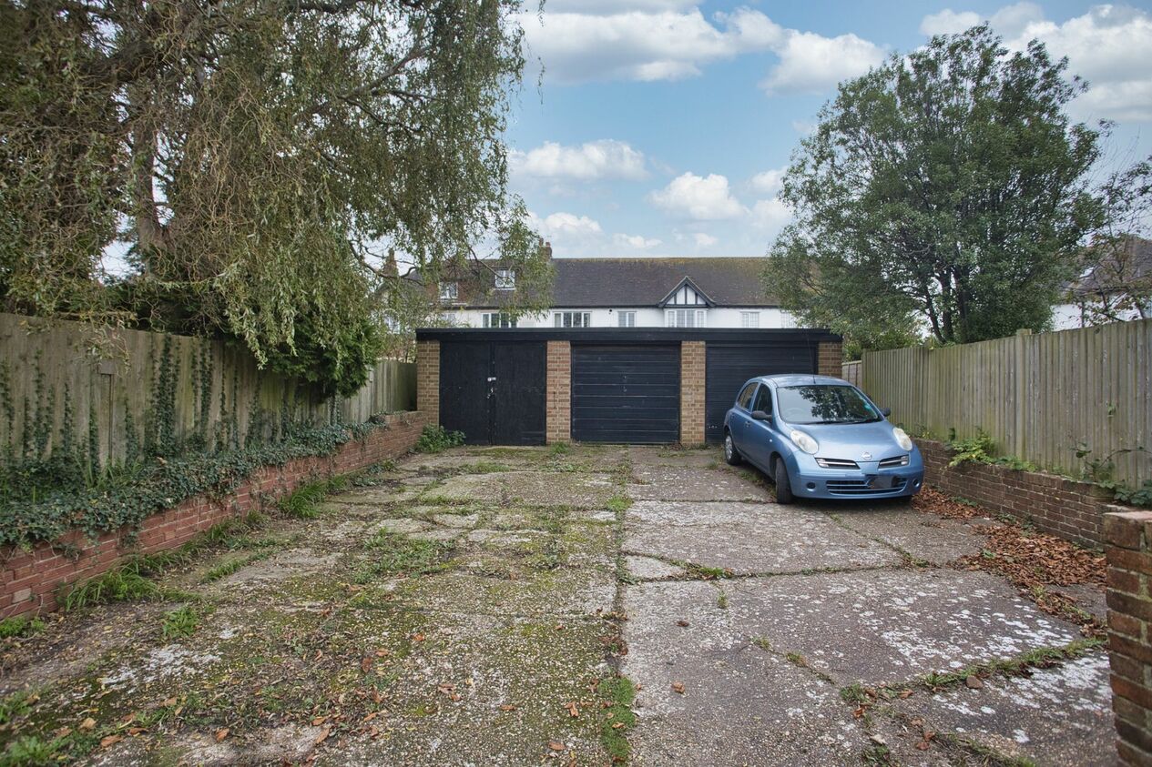 Properties Sold Subject To Contract in Broadfield Court  Broadfield Road