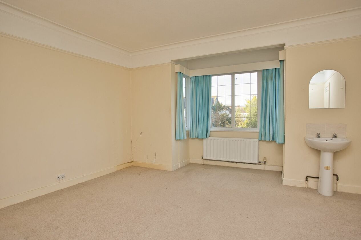 Properties Sold Subject To Contract in Broadfield Court  Broadfield Road